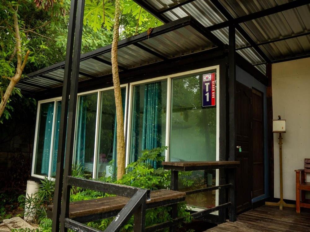Beach Box Resort At Rimlay Rayong Exterior foto